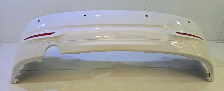 BMW 2 F22 ZDERZAK TYLNY 4PDC LC9A 7285522