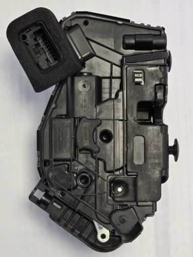 VW AUDI SKODA SEAT ZAMEK DRZWI PRAWY PRZÓD B6B 5TB837016B