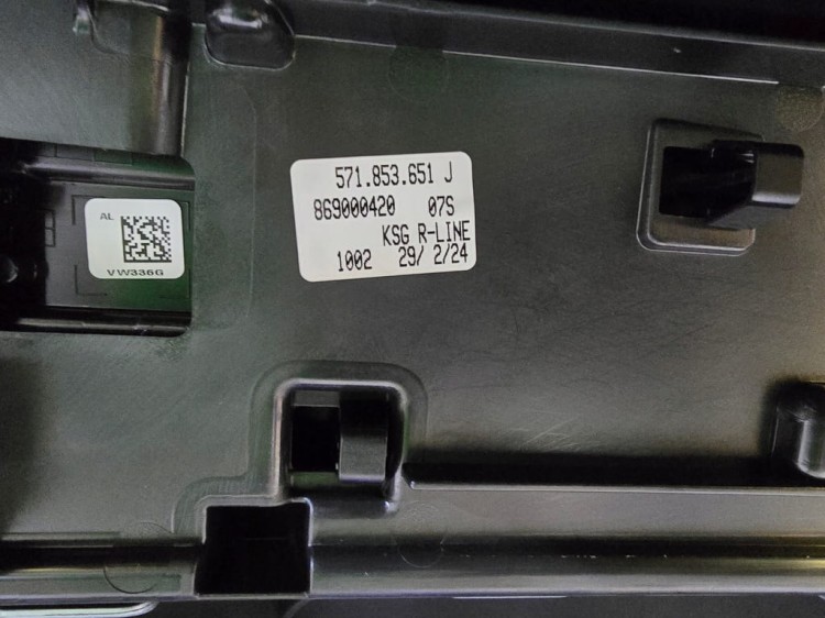 ZDERZAK PRZEDNI TIGUAN III R-LINE LED 6DC 571807421A LM7P
