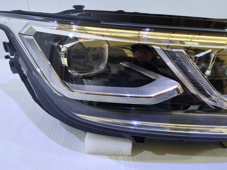 VW TIGUAN II LIFT LAMPA PRAWA PRZÓD FULL LED IQ.LIGHT 5NC941082G UK ANGLIK
