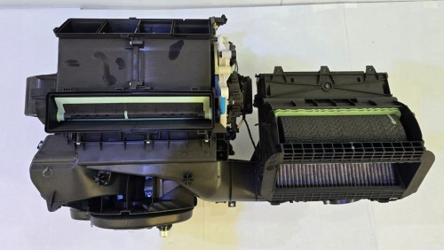 VW GOLF TIGUAN NAGRZEWNICA VALEO 5WC816002M ANGLIK