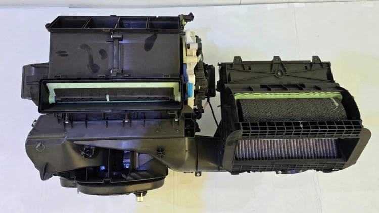 VW GOLF TIGUAN NAGRZEWNICA VALEO 5WC816002M ANGLIK