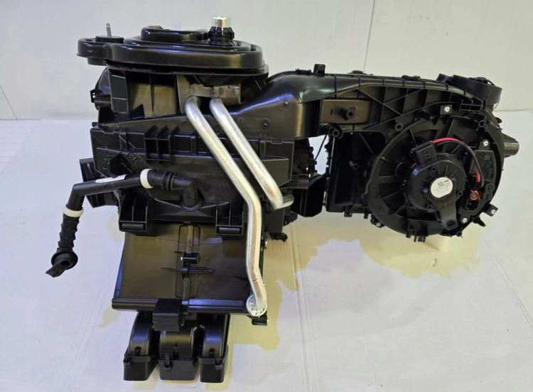 VW GOLF TIGUAN NAGRZEWNICA VALEO 5WC816002M ANGLIK