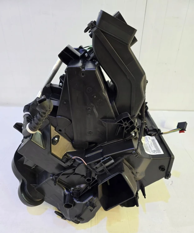 VW GOLF TIGUAN NAGRZEWNICA VALEO 5WC816002M ANGLIK