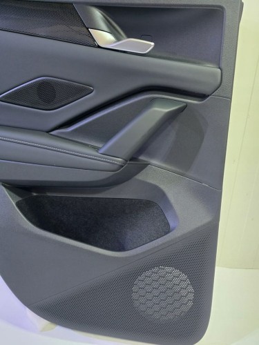 BOCZEK TAPICERKA DRZWI LEWY TYŁ TIGUAN III 571867211R AMBIENTE SKÓRA