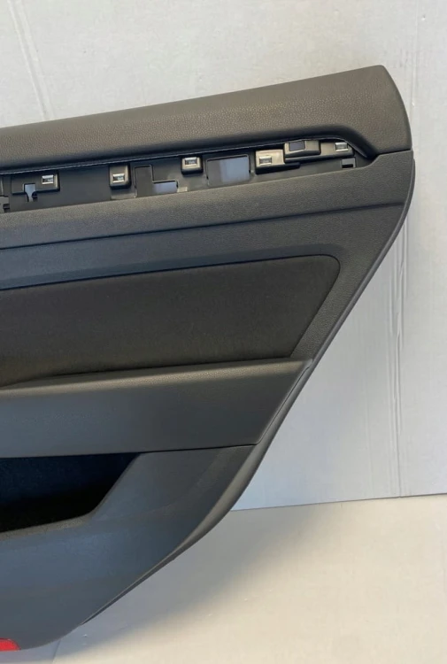 VW ARTEON TAPICERKA BOCZEK DRZWI PRAWY TYŁ 3G8867212 HQB CZARNA MATERIAŁ