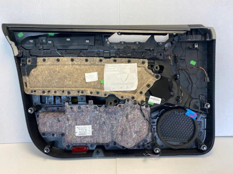 VW ARTEON TAPICERKA BOCZEK DRZWI PRAWY PRZÓD 3G8867012 GRD CZARNA MATERIAŁ