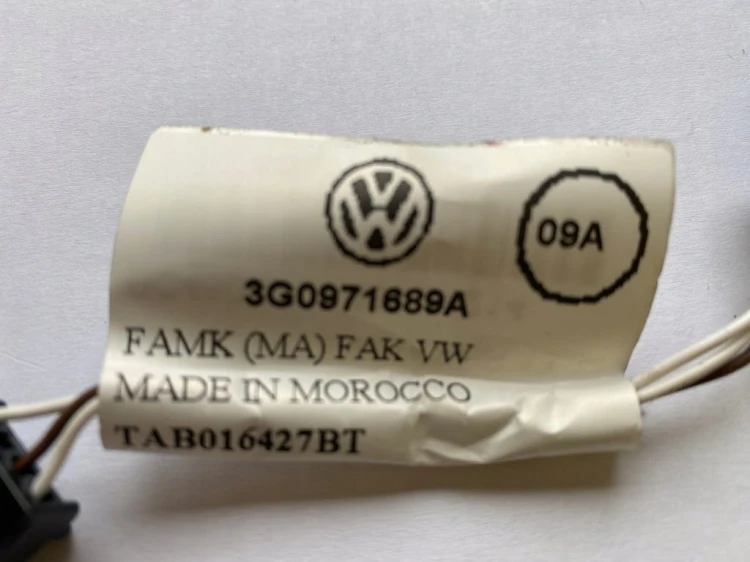 VW PASSAT B8 WIĄZKA PODNOŚNIKA SZYB TYLNA 3G0971689A