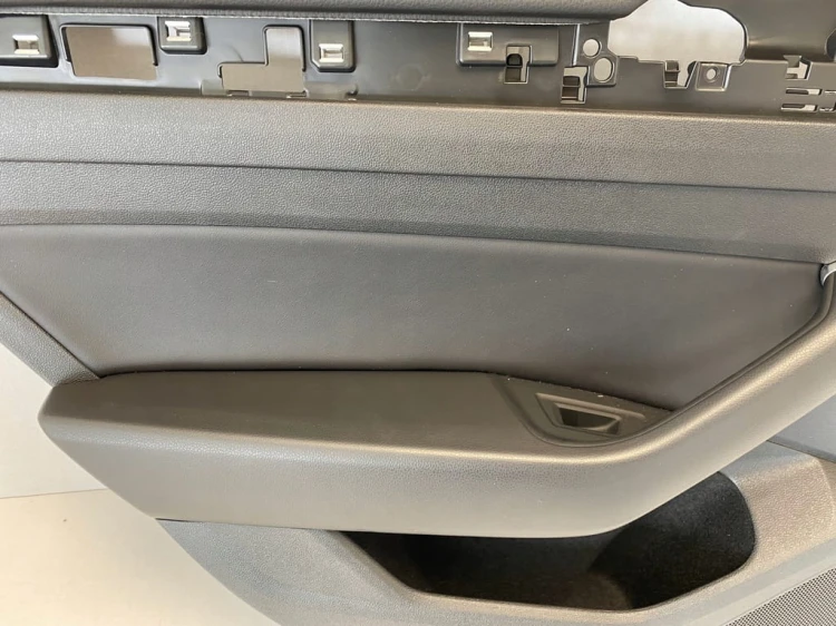 VW ARTEON TAPICERKA BOCZEK DRZWI LEWY TYŁ 3G8.867.211 B HUH SKÓRA CZARNA