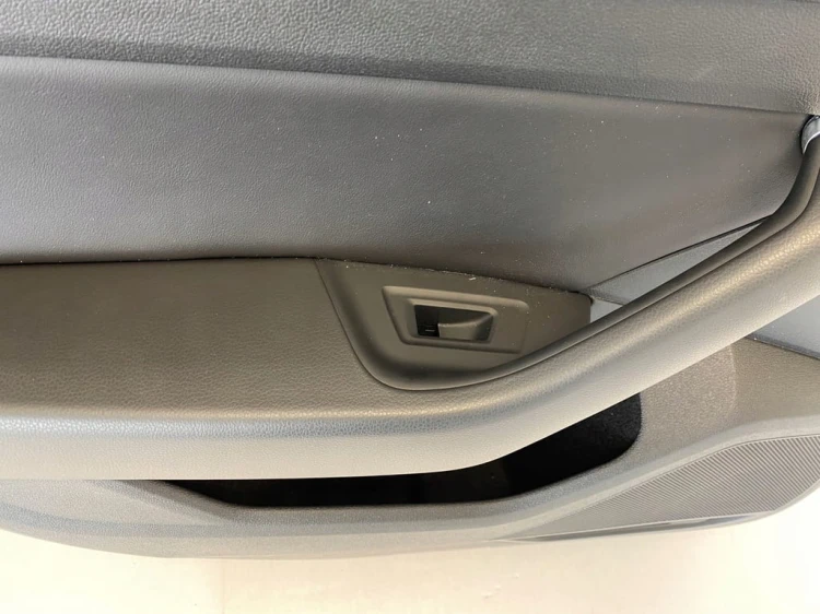 VW ARTEON TAPICERKA BOCZEK DRZWI LEWY TYŁ 3G8.867.211 B HUH SKÓRA CZARNA