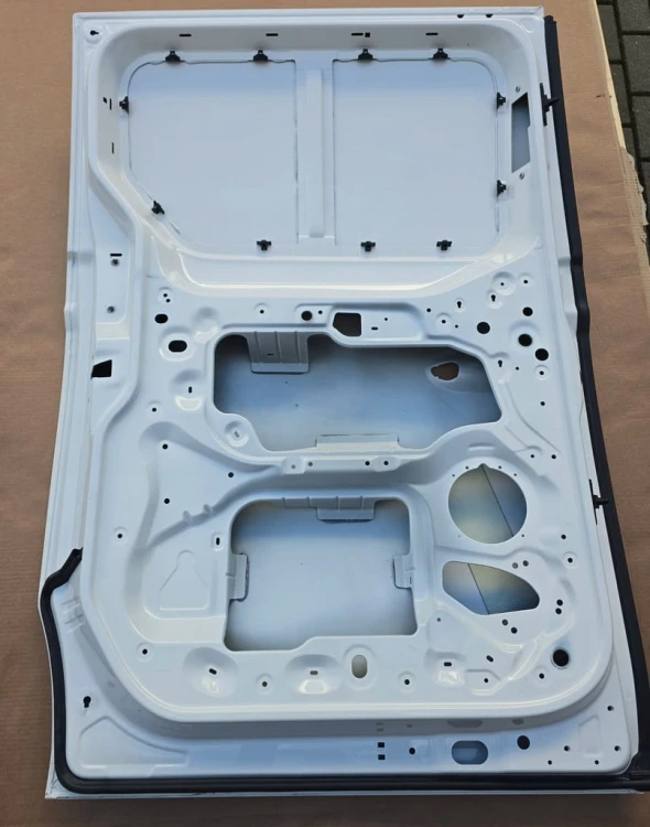 DRZWI LEWE BOCZNE PRZESUWNE ID BUZZ CARGO ID.BUZZ 1T35843207 BIAŁY LB9A