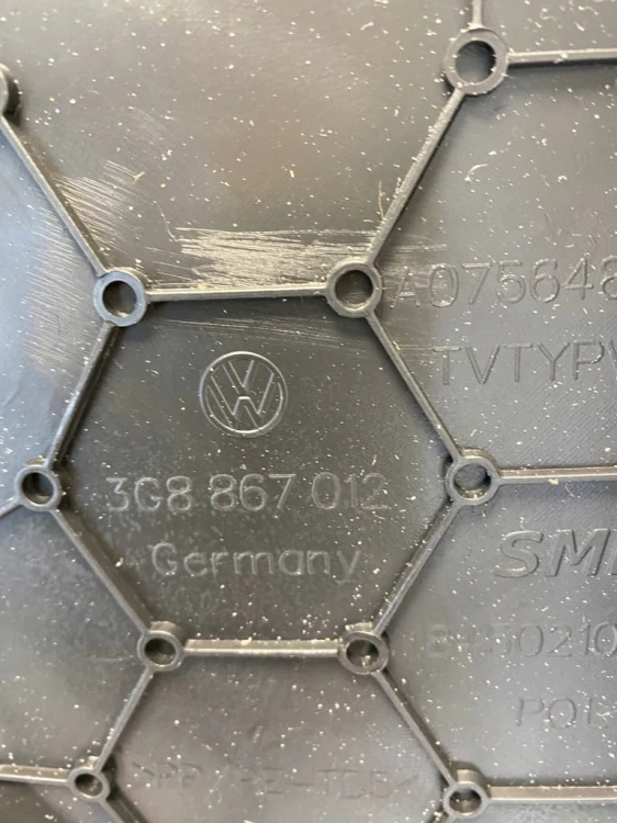 VW ARTEON TAPICERKA BOCZEK DRZWI PRAWY PRZÓD 3G8867012D HVH SKÓRA CZARNA
