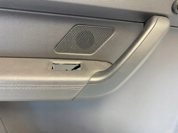 VW TOURAN TAPICERKA BOCZEK LEWY TYŁ SKÓRA CZARNA 1T0867211 SONAVOX