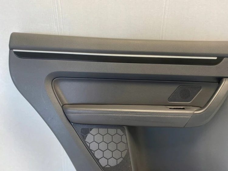 VW TOURAN TAPICERKA BOCZEK LEWY TYŁ SKÓRA CZARNA 1T0867211 SONAVOX