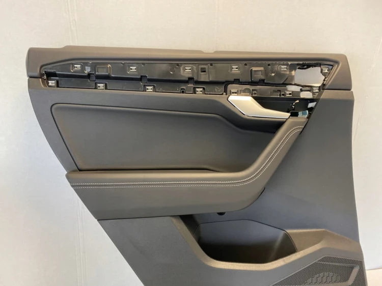 VW TOUAREG III R-LINE TAPICERKA BOCZEK DRZWI LEWY TYŁ 760867211J SKÓRA