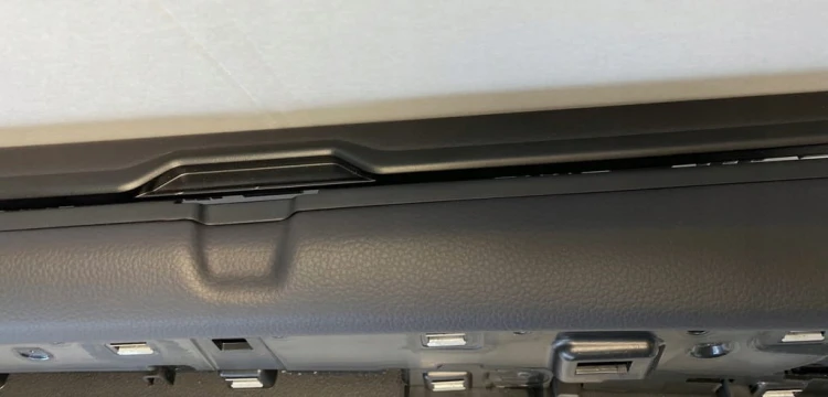 VW TOUAREG III R-LINE TAPICERKA BOCZEK DRZWI LEWY TYŁ 760867211J SKÓRA