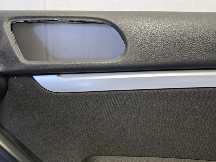 VW TIGUAN TAPICERKA BOCZEK DRZWI PRZEDNIE PRAWE MATERIAŁ CZARNY 5N0867012