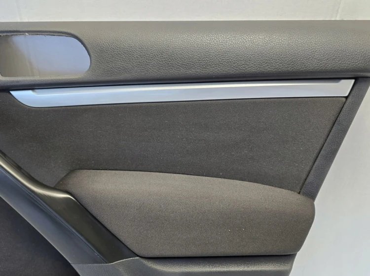 VW TIGUAN TAPICERKA BOCZEK DRZWI PRZEDNIE PRAWE MATERIAŁ CZARNY 5N0867012