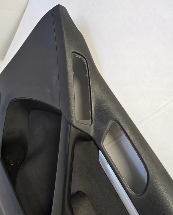 VW TIGUAN TAPICERKA BOCZEK DRZWI PRZEDNIE PRAWE MATERIAŁ CZARNY 5N0867012