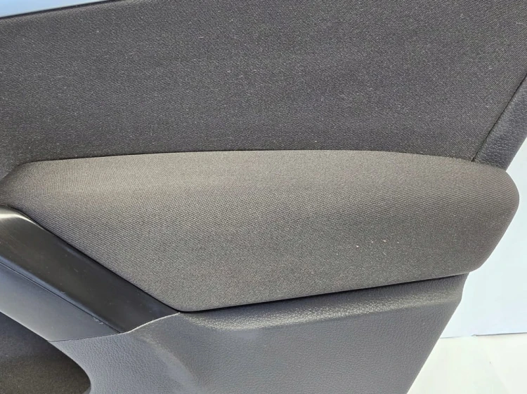 VW TIGUAN TAPICERKA BOCZEK DRZWI PRZEDNIE PRAWE MATERIAŁ CZARNY 5N0867012