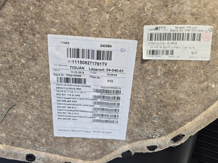 VW TIGUAN TAPICERKA BOCZEK DRZWI PRZEDNIE PRAWE MATERIAŁ CZARNY 5N0867012
