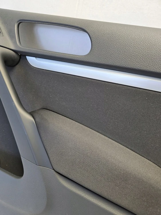 VW TIGUAN TAPICERKA BOCZEK DRZWI TYLNE PRAWE MATERIAŁ 5N0867212