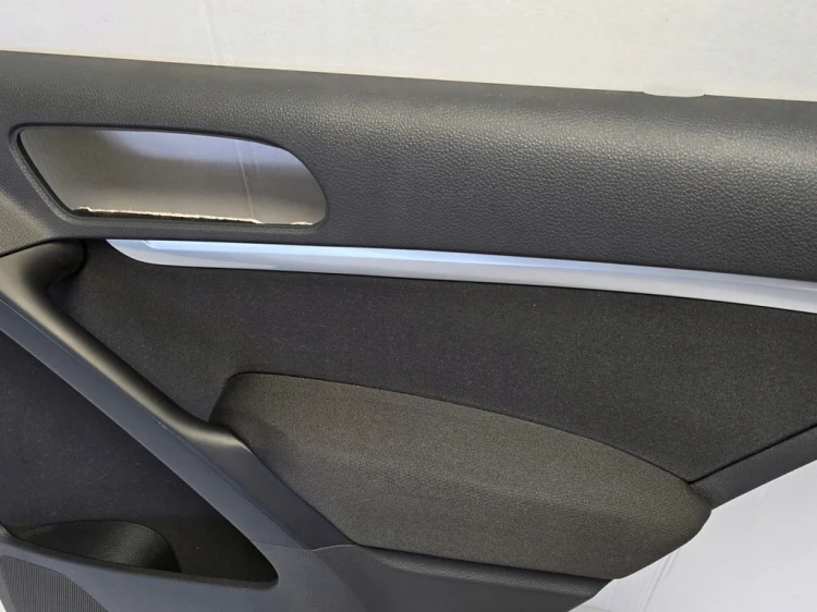 VW TIGUAN TAPICERKA BOCZEK DRZWI TYLNE PRAWE MATERIAŁ 5N0867212