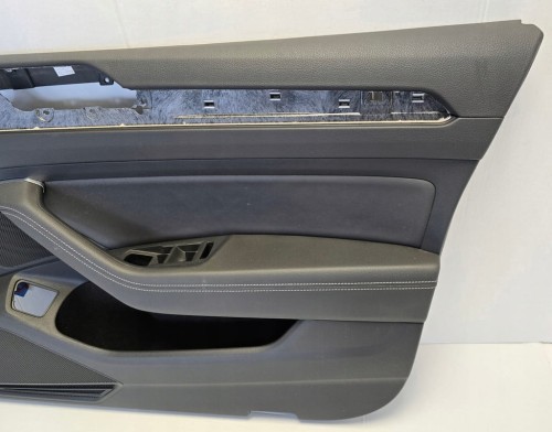 VW PASSAT B8 TAPICERKA BOCZEK PRAWY PRZÓD SKÓRA CZARNA 3G2867012 UK