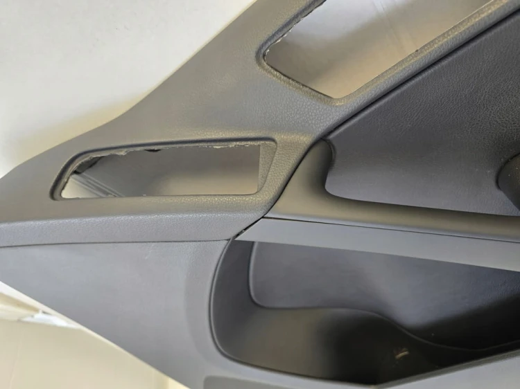 VW TIGUAN TAPICERKA BOCZEK DRZWI PRZEDNIE PRAWE SKÓRA CZARNA 5N0867012