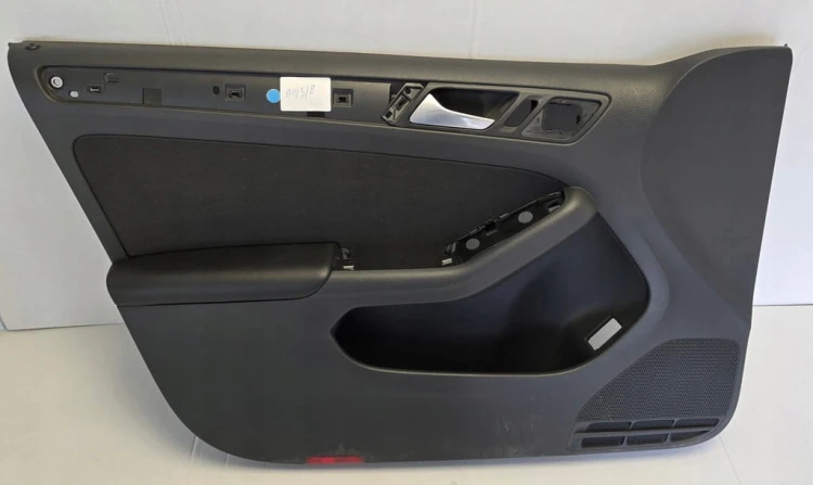VW Jetta VI TAPICERKA BOCZEK DRZWI PRZEDNIE LEWE 5C7867011N SKÓRA MATERIAŁ