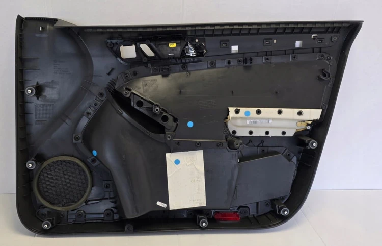 VW Jetta VI TAPICERKA BOCZEK DRZWI PRZEDNIE LEWE 5C7867011N SKÓRA MATERIAŁ