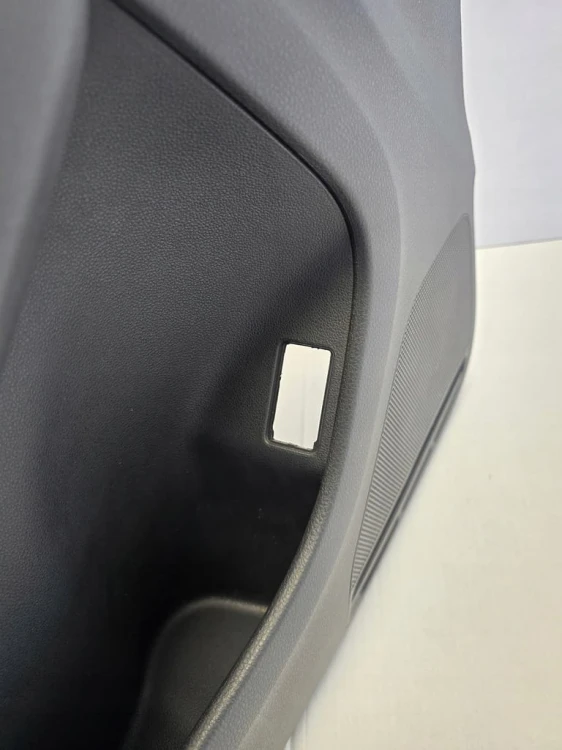 VW Jetta VI TAPICERKA BOCZEK DRZWI PRZEDNIE LEWE 5C7867011N SKÓRA MATERIAŁ