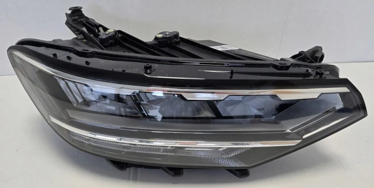 VW PASSAT B8 LAMPA REFLEKTOR PRAWY LED 3G2941036P WERSJA UK ANGLIK