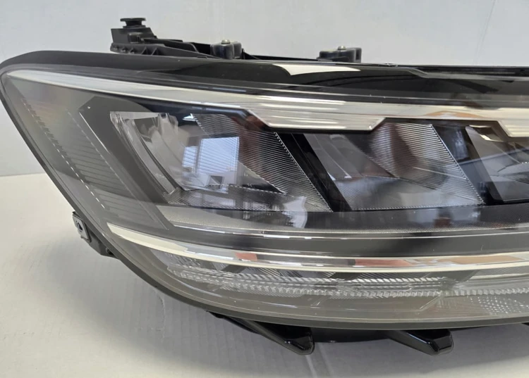 VW PASSAT B8 LAMPA REFLEKTOR PRAWY LED 3G2941036P WERSJA UK ANGLIK