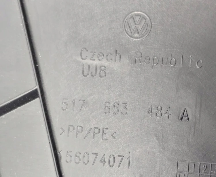 VW GOLF SPORTSVAN OSŁONA PROGU PRAWA 517863484A