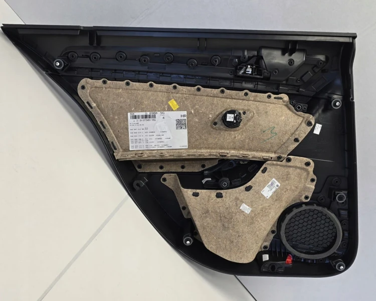 VW GOLF VII HB BOCZEK PRAWY TYŁ 5G6867212 GB ZCO 5G4868074C 82V RAHMEN