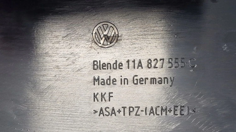 VW ID.4 OSŁONA BLENDA TAPICERKA SPOJLERA ŚWIATŁA STOP 11A827555C