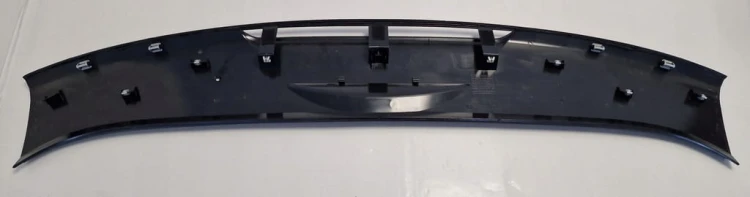 VW ID.4 OSŁONA BLENDA TAPICERKA SPOJLERA ŚWIATŁA STOP 11A827555C