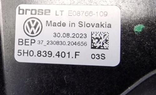VW GOLF 8 KOMBI VIII MECHANIZM PODNOSZENIA SZYBY LEWY TYŁ 5H0839401F