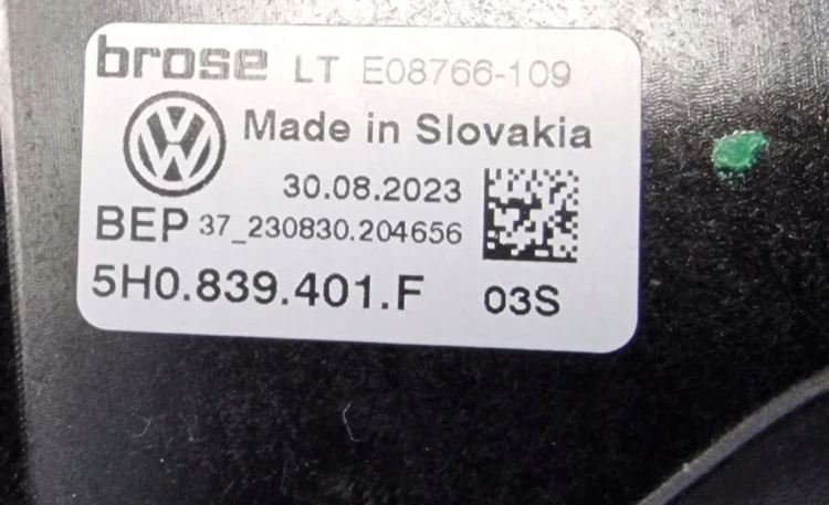 VW GOLF 8 KOMBI VIII MECHANIZM PODNOSZENIA SZYBY LEWY TYŁ 5H0839401F