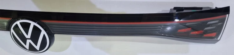 VW ID.4 LAMPA LISTWA BLENDA TYŁ W KLAPĘ BAGAŻNIKA 11A945307D