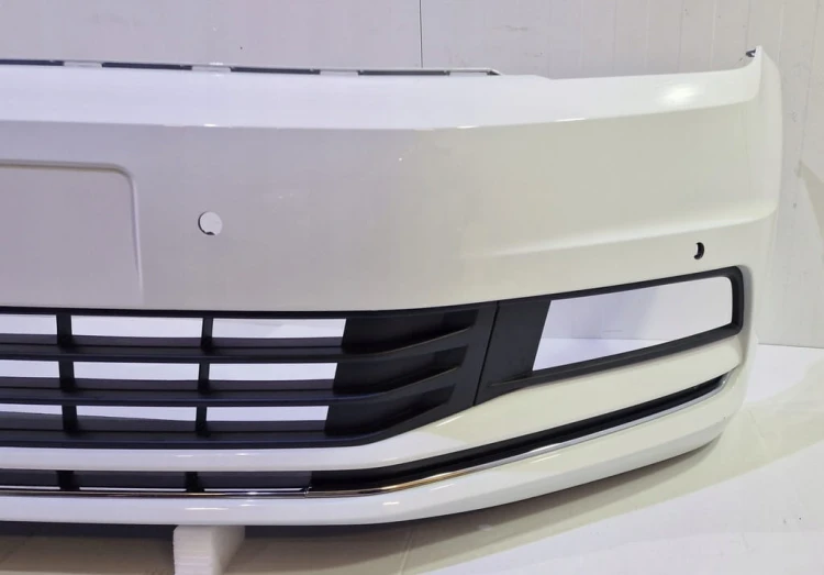 VW TOURAN ZDERZAK PRZEDNI PRZÓD LC9A 5TA807221 4PDC