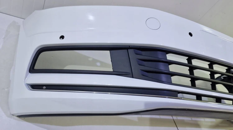 VW TOURAN ZDERZAK PRZEDNI PRZÓD LC9A 5TA807221 4PDC