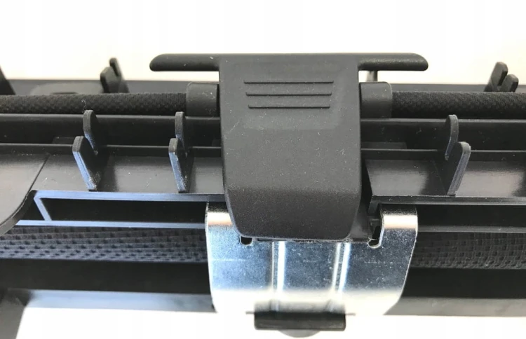 VW TOUAREG III 3 ROLETA PRZECIW SŁONECZNA SZYBY PRAWY TYŁ 760861318