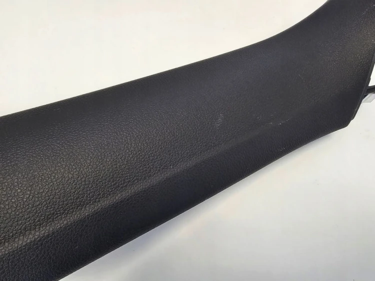 VW TOUAREG 3 III TAPICERKA KLAPY BAGAŻNIKA SZYBY PRAWA 760867604A