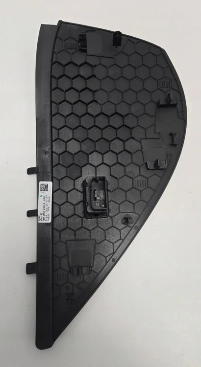 VW TOUAREG III ZAŚLEPKA KONSOLI PRAWA OSŁONA 761858248A CZARNA AIR BAG