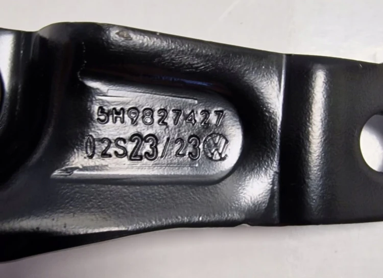 VW GOLF 8 VIII WSPORNIK UCHWYT SIŁOWNIKA KLAPY BAGAŻNIKA LEWY 5H9827427