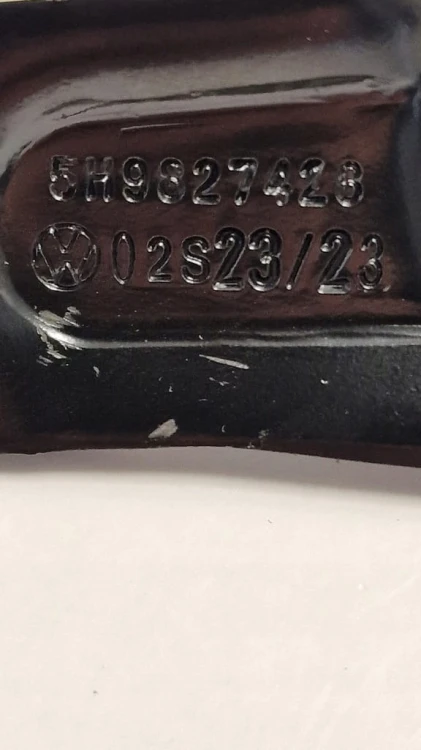 VW GOLF 8 VIII WSPORNIK UCHWYT SIŁOWNIKA KLAPY BAGAŻNIKA PRAWY 5H9827428