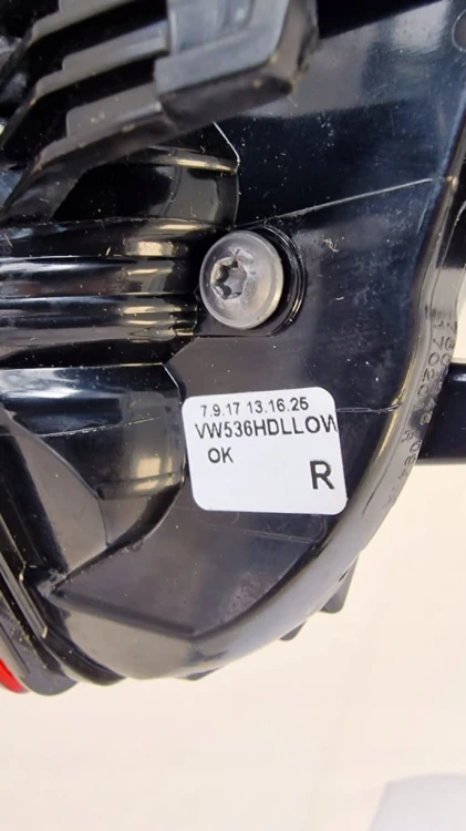 VW TOUAREG 3 III LAMPA TYŁ PRAWA LED 760945094A