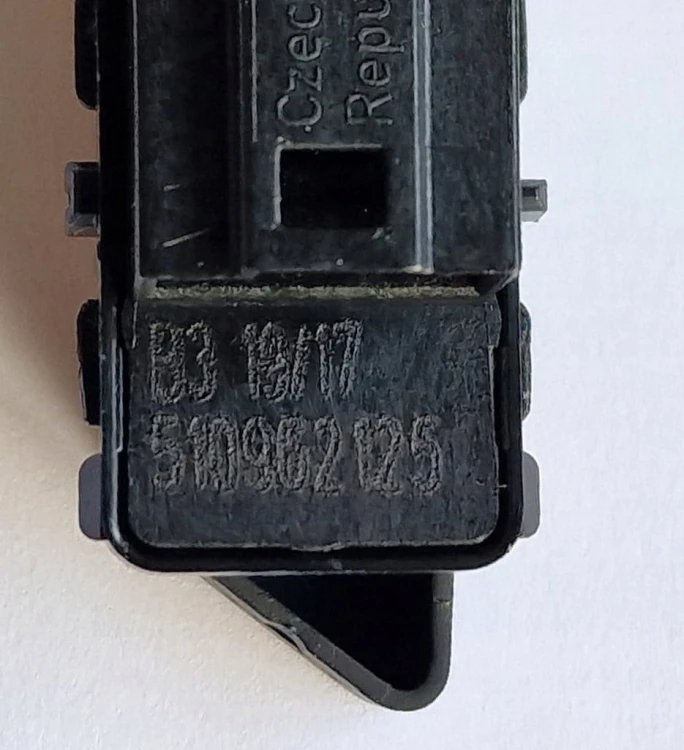 VW GOLF SPORTSVAN PRZYCISK BLOKADA ZAMKA DRZWI 510962125